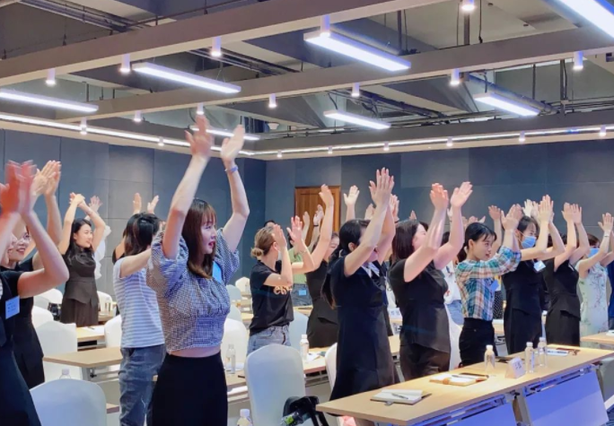 尚慧商学院|尚慧服饰成功举办首期VIP会员精准营销课